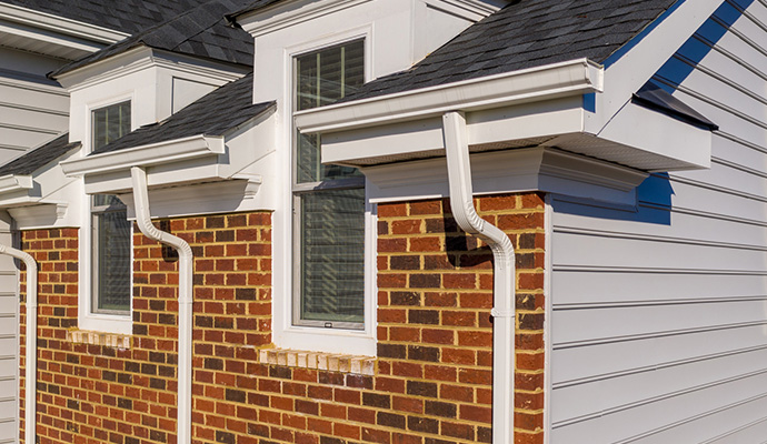 Aluminium gutter installed in the roof