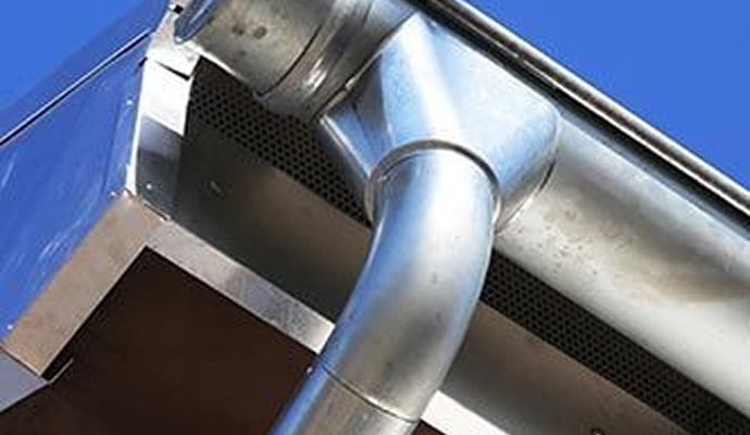 Installed aluminum downspout