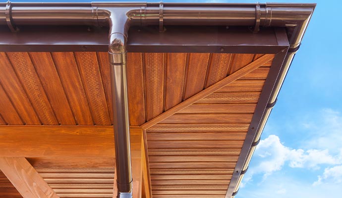 Aluminium gutter and downspout installed