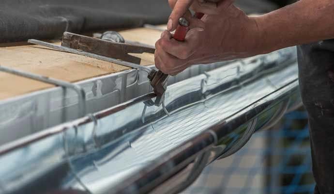 Professional gutter maintenance service