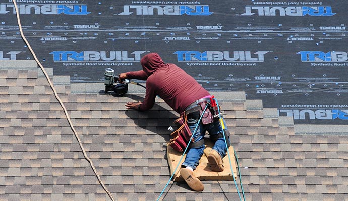 Roof installing service