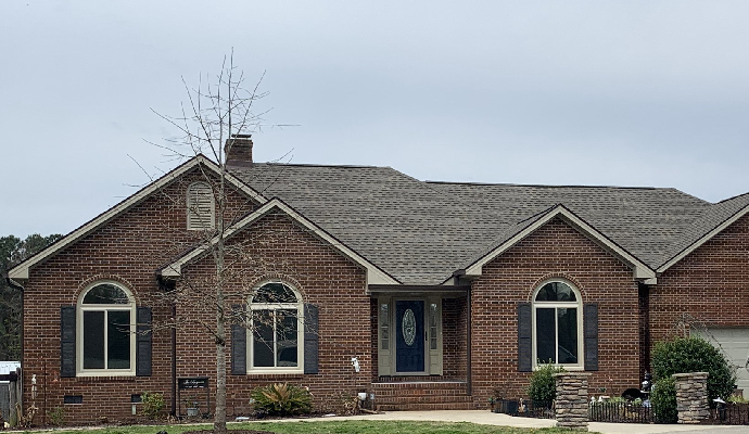 Seamless gutter installated home in Carolina